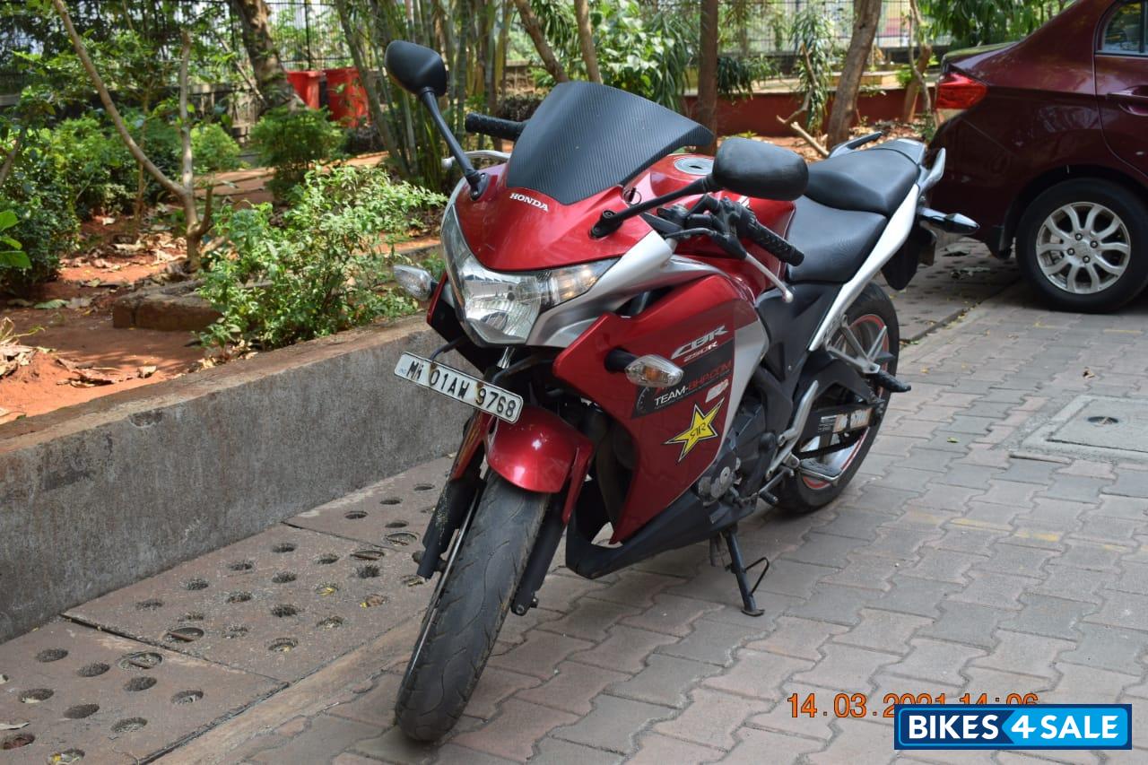Red Honda CBR 250R