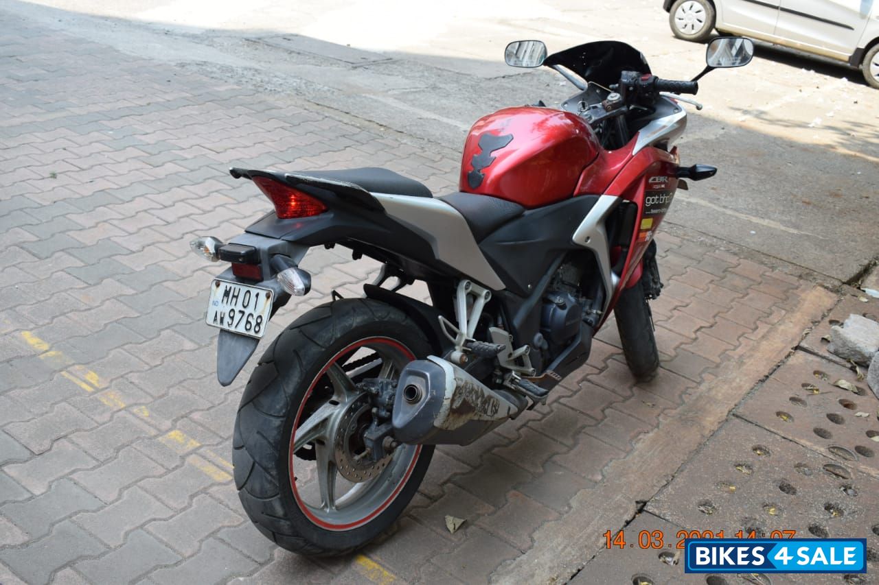 Red Honda CBR 250R