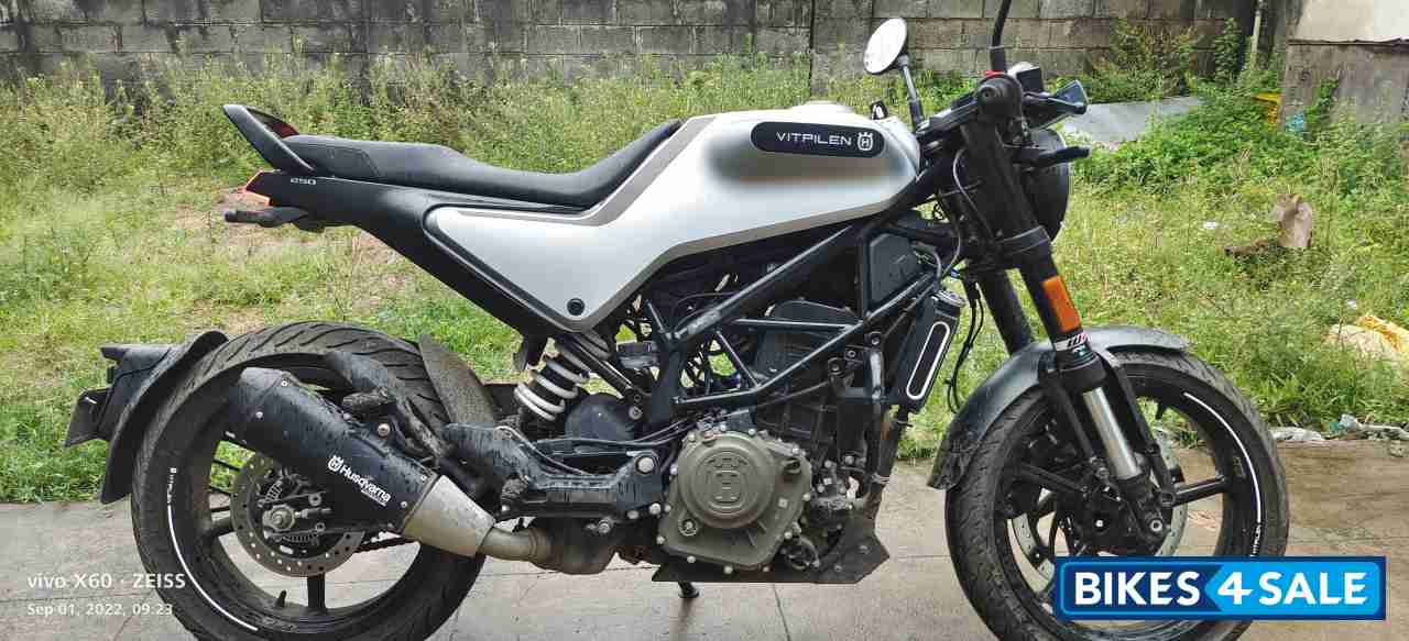 Silver Husqvarna Vitpilen 250 2020