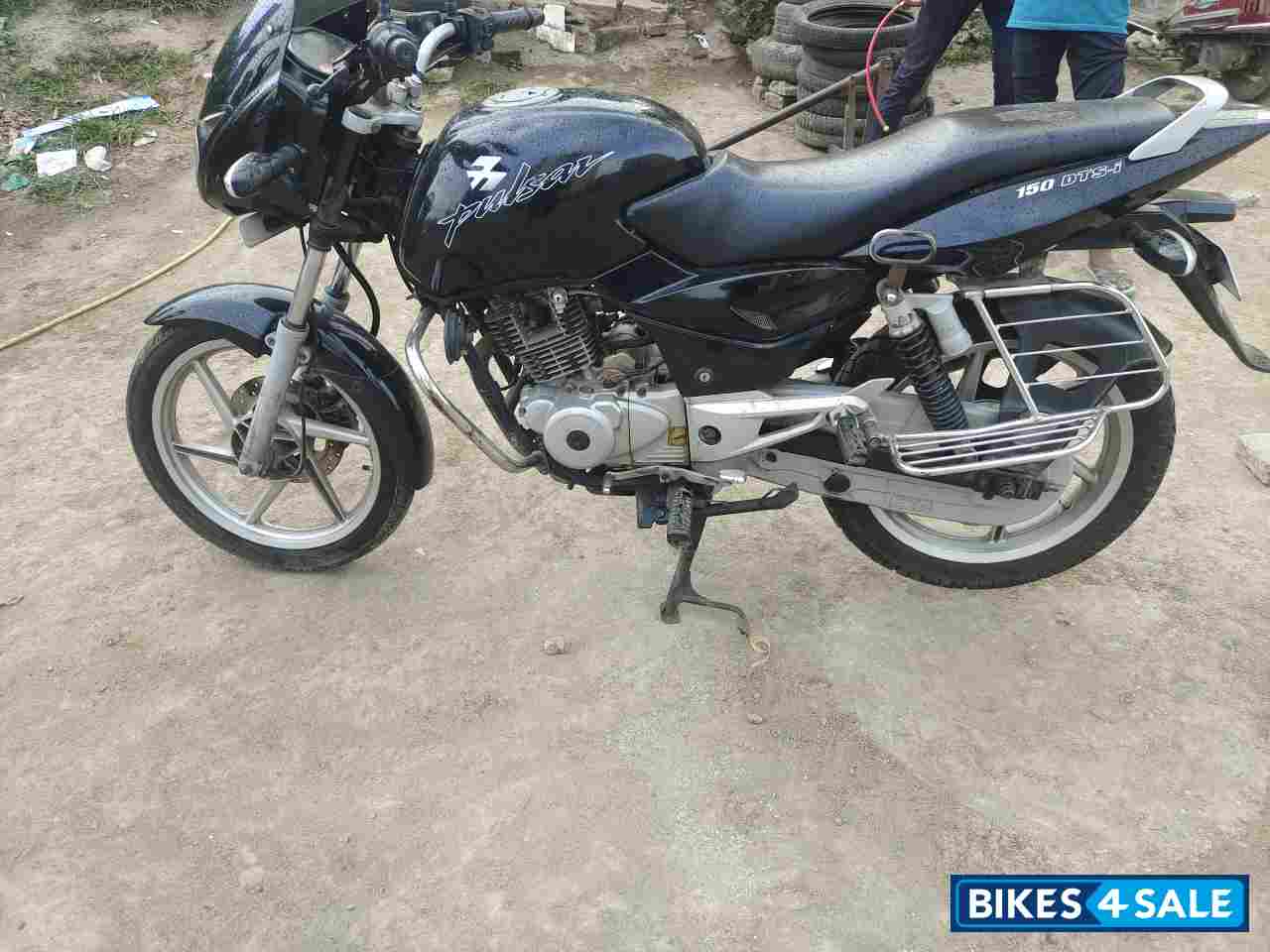 Metallic Black Bajaj Pulsar 150 DTSi
