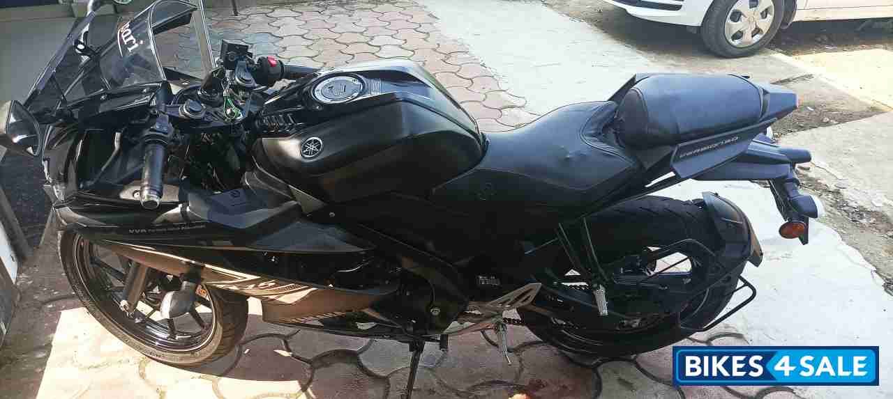 Black Yamaha YZF R15 V3