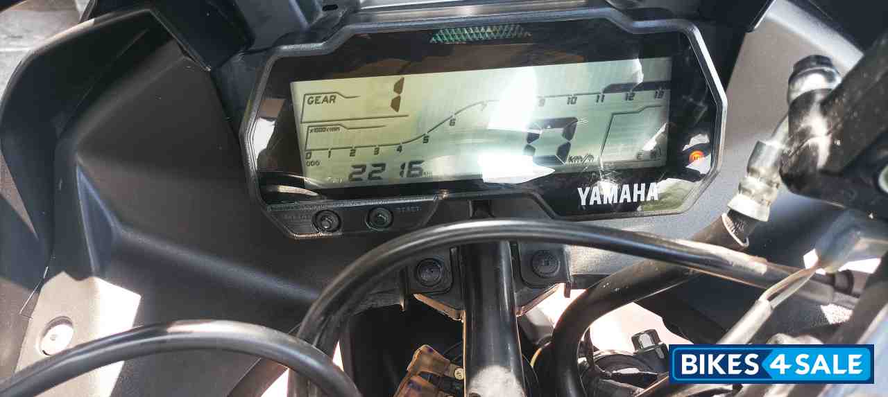 Black Yamaha YZF R15 V3