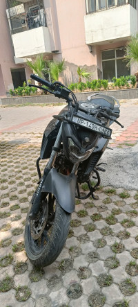 Black Yamaha FZ25