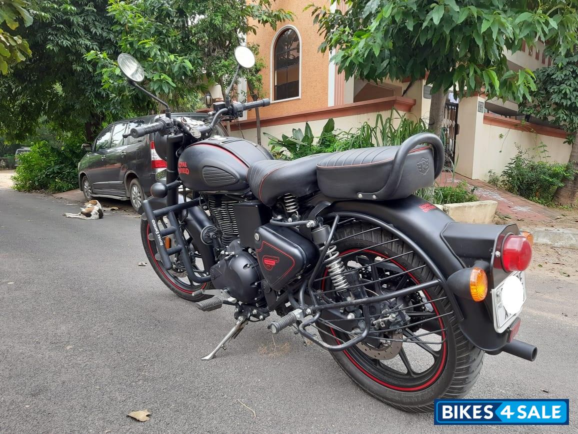Stealth Black Royal Enfield Classic 350 Dual Channel BS6