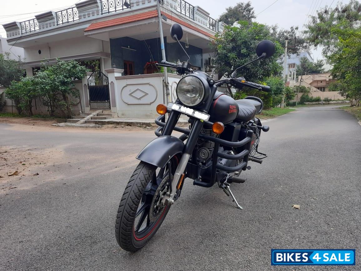 Stealth Black Royal Enfield Classic 350 Dual Channel BS6