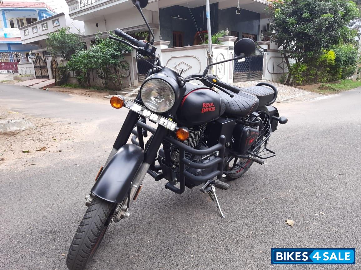 Stealth Black Royal Enfield Classic 350 Dual Channel BS6