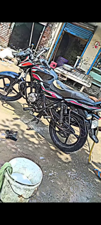 Black Bajaj Discover 100 DTS-Si