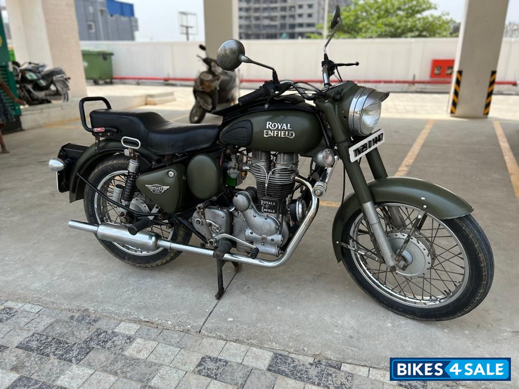 Military Green Royal Enfield Bullet 350 Military Green Royal Enfield Bullet 350