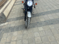 Blue/black Triumph Bonneville T100