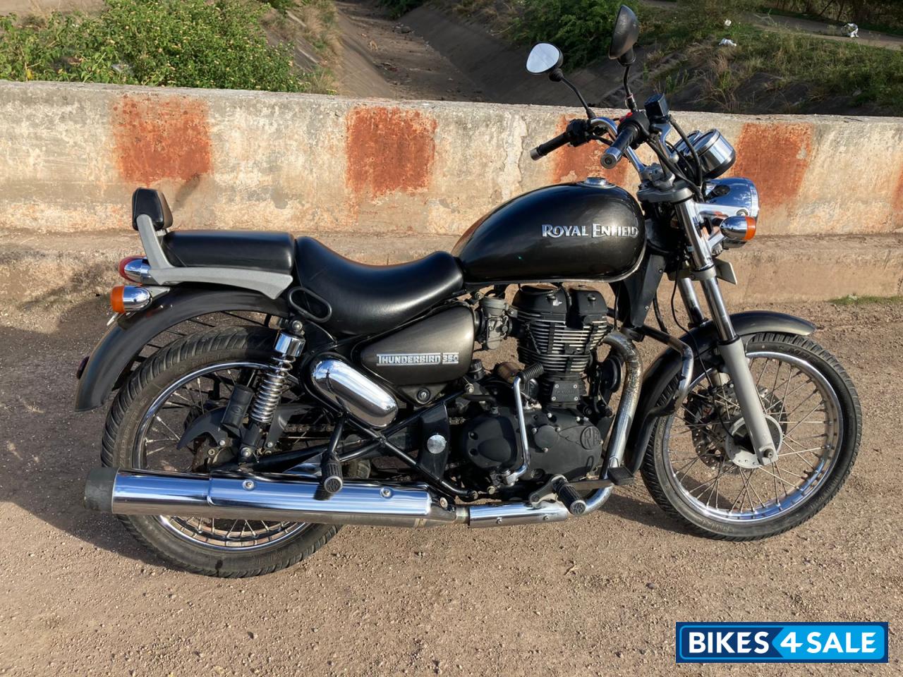 Lightning Royal Enfield Thunderbird 350