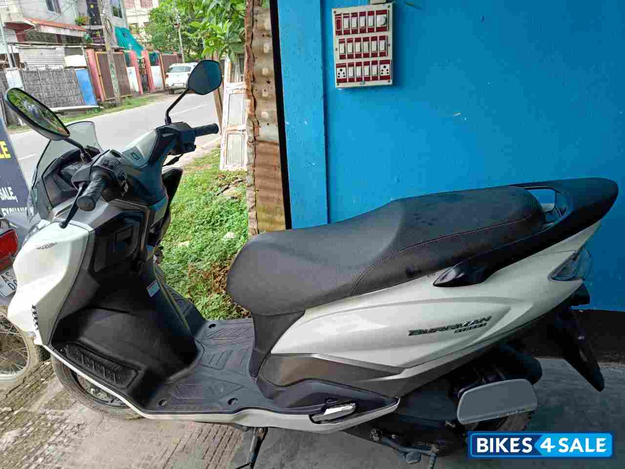 White Suzuki Burgman Street