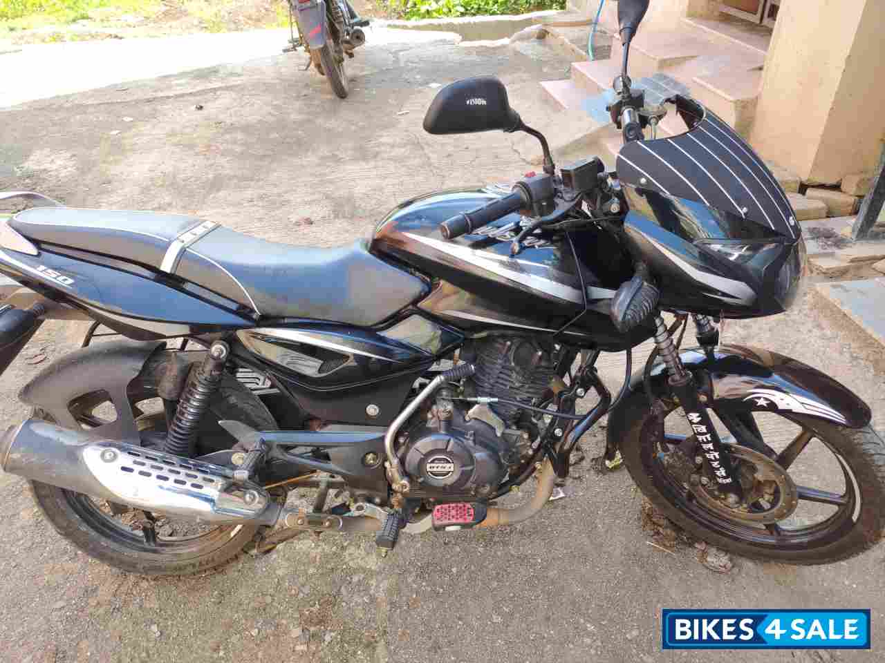 Black Bajaj Pulsar 150 DTSi