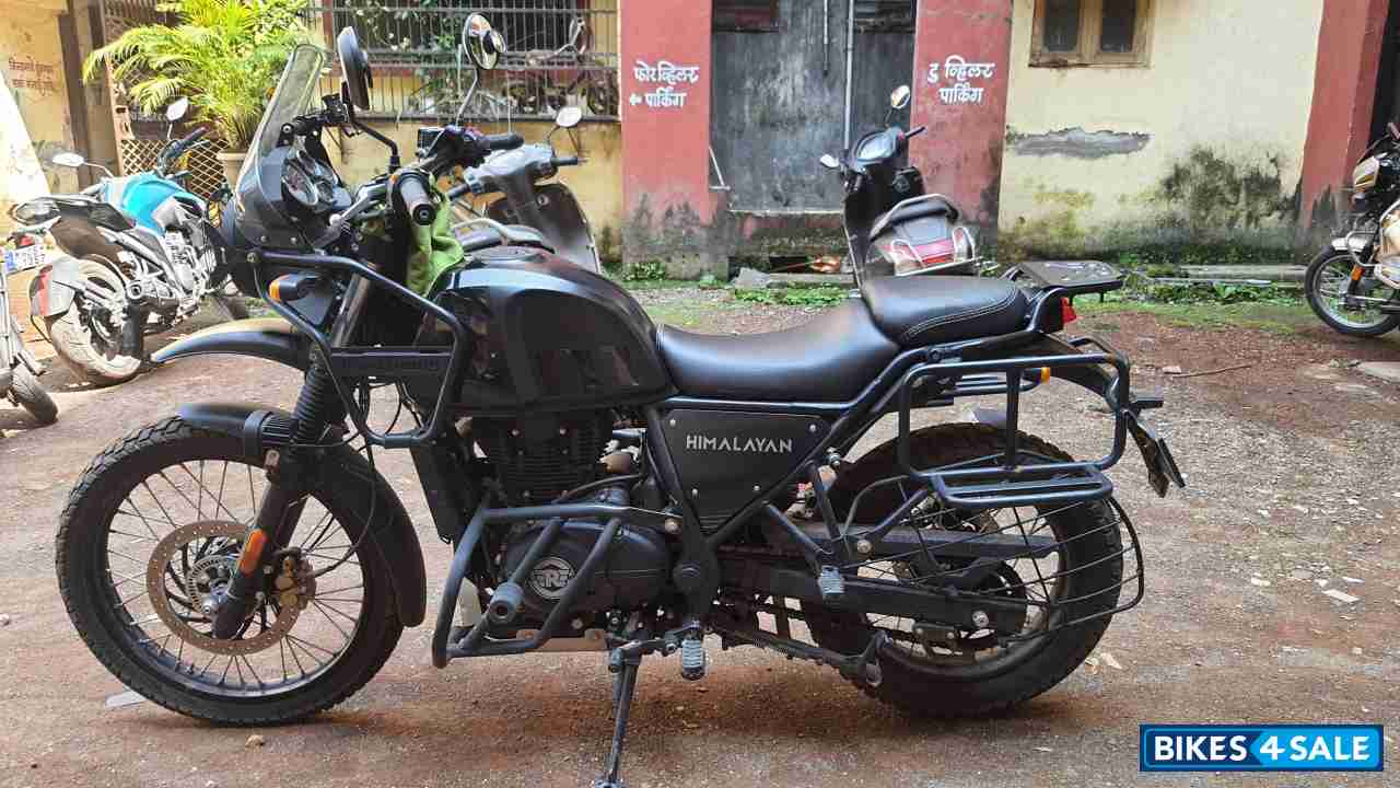 Granite Black Royal Enfield Himalayan 2021