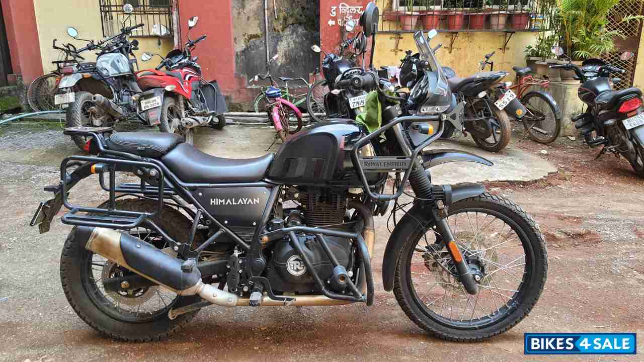 Granite Black Royal Enfield Himalayan 2021