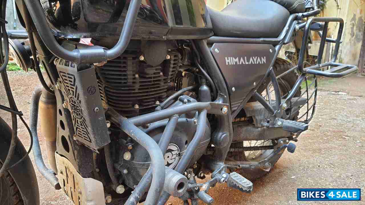 Granite Black Royal Enfield Himalayan 2021