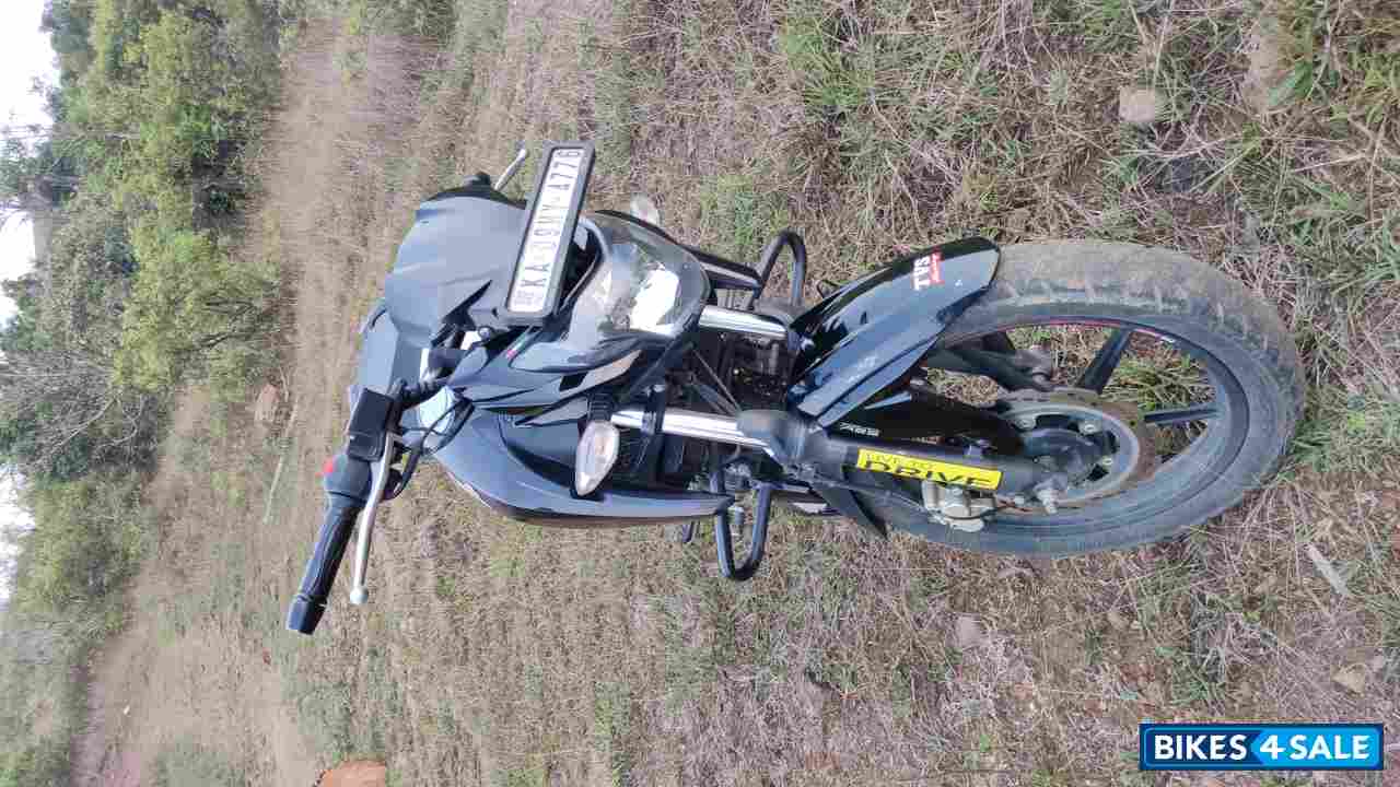 Black TVS Apache RTR 160 4V