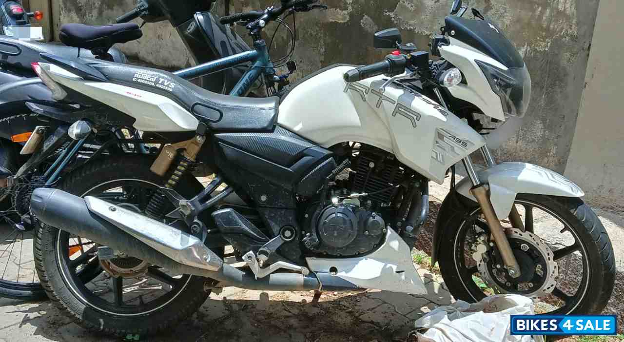 White TVS Apache RTR 180 ABS