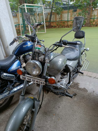Light Gray Bajaj Avenger 220 DTS-i