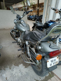 Light Gray Bajaj Avenger 220 DTS-i