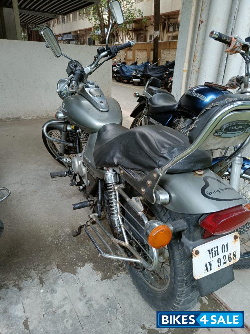 Light Gray Bajaj Avenger 220 DTS-i