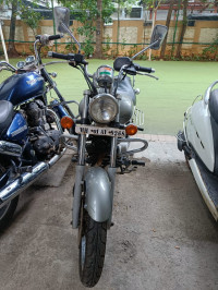 Light Gray Bajaj Avenger 220 DTS-i