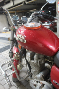 Red Royal Enfield Thunderbird TwinSpark 350