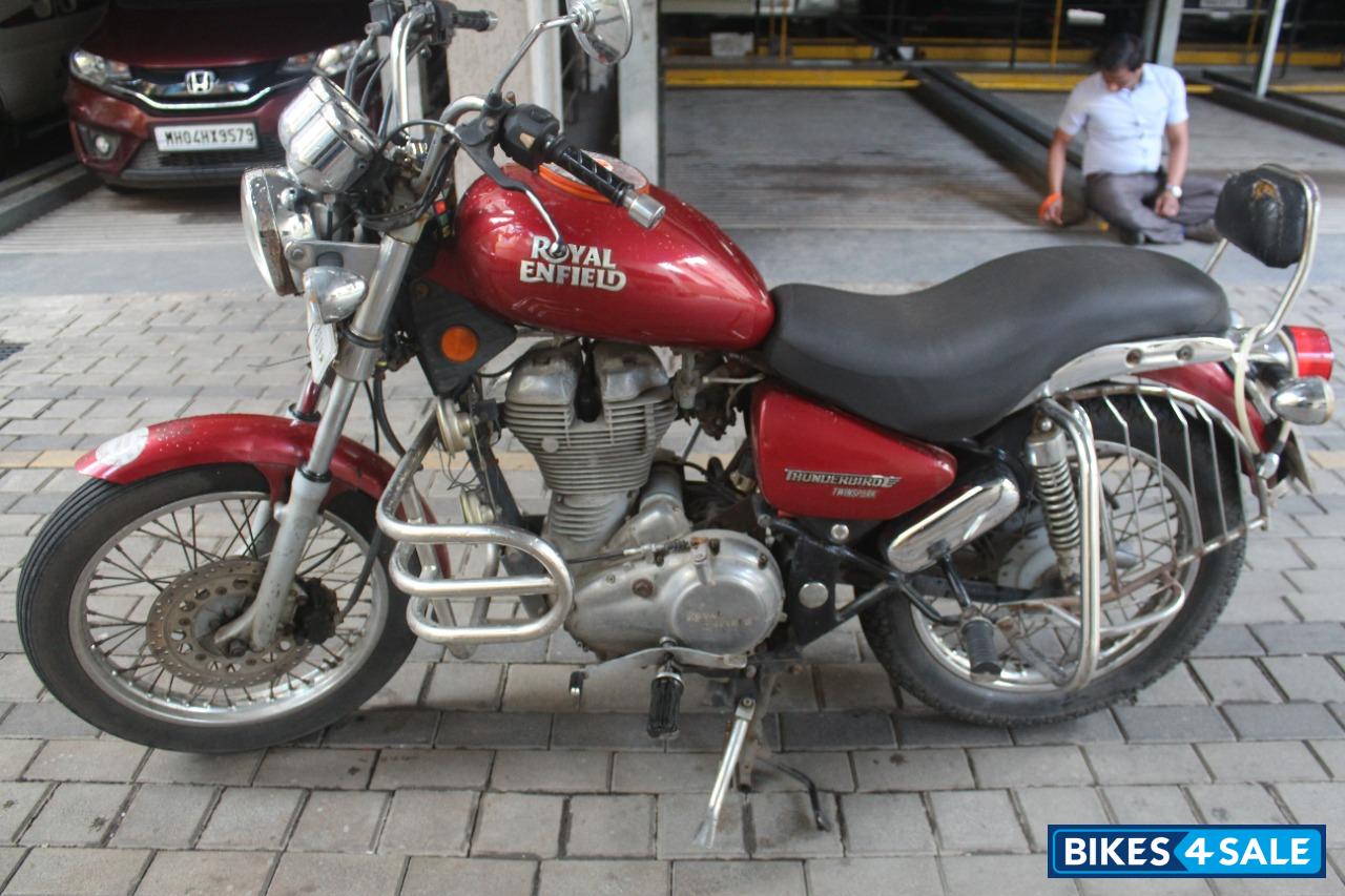 Red Royal Enfield Thunderbird TwinSpark 350 Red Royal Enfield Thunderbird TwinSpark 350