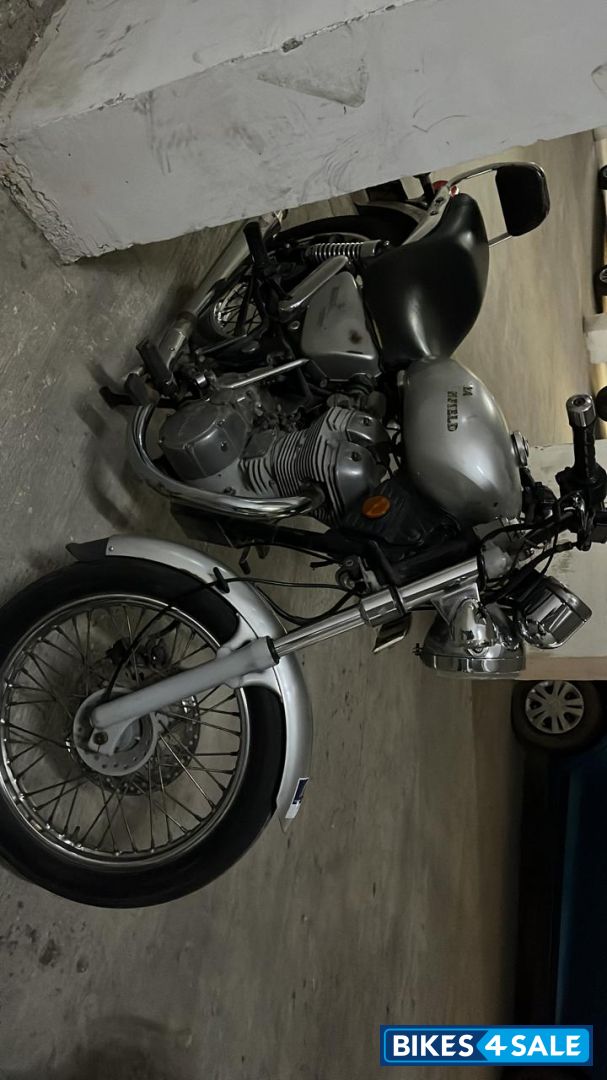 Black And Silver Royal Enfield Thunderbird 350