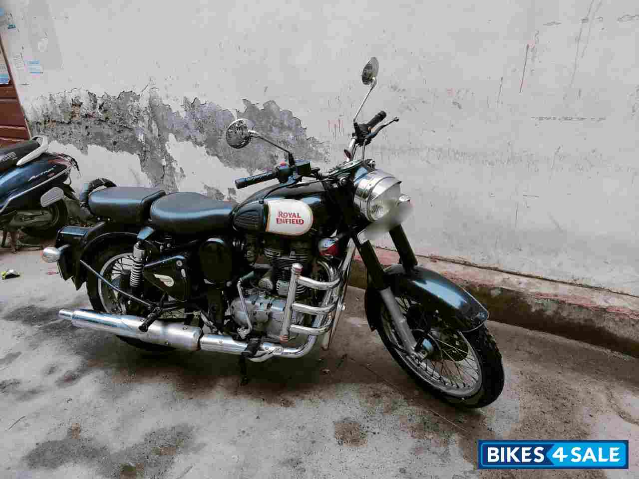Black Royal Enfield Classic 350 Black Royal Enfield Classic 350