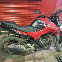 Red And Black Hero Xtreme 160R BS6