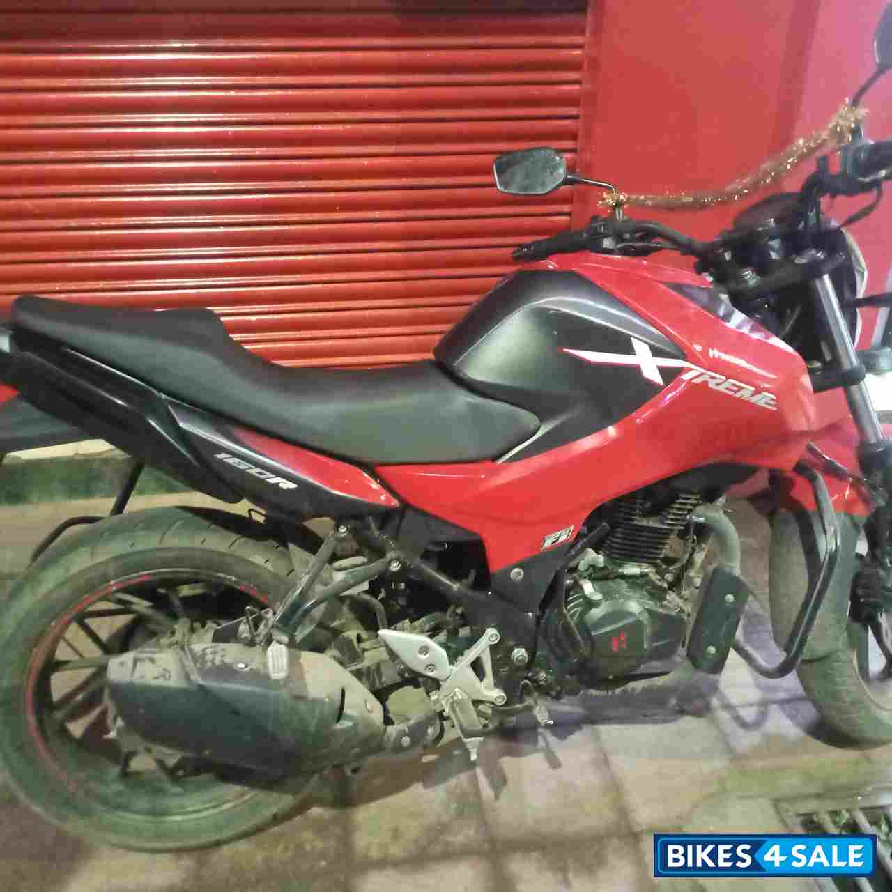 Red And Black Hero Xtreme 160R BS6