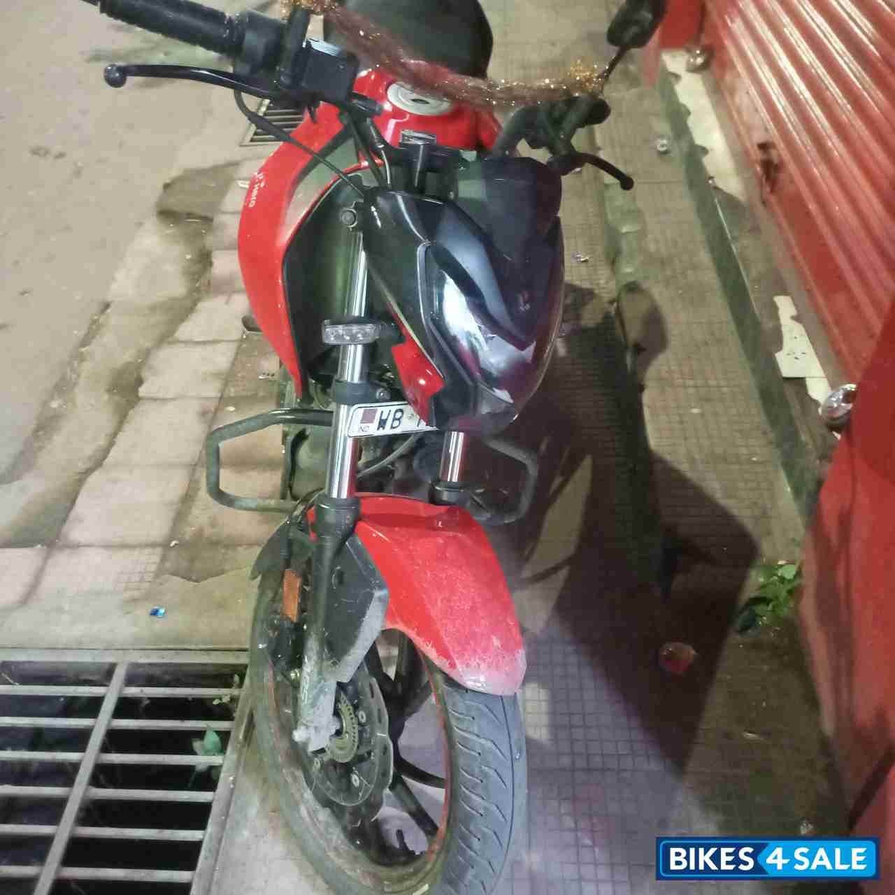 Red And Black Hero Xtreme 160R BS6