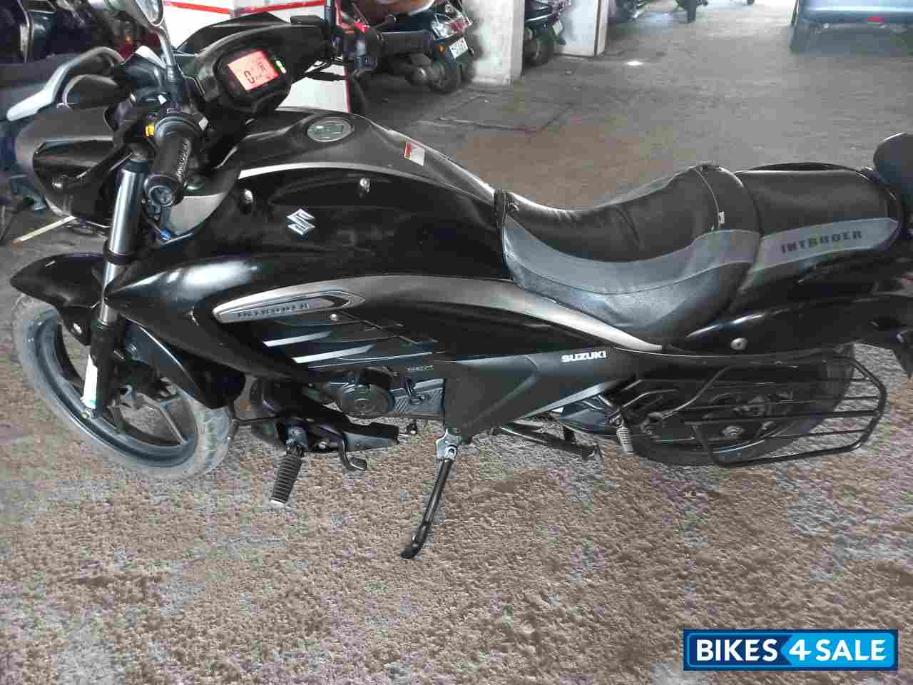 Suzuki Intruder 150