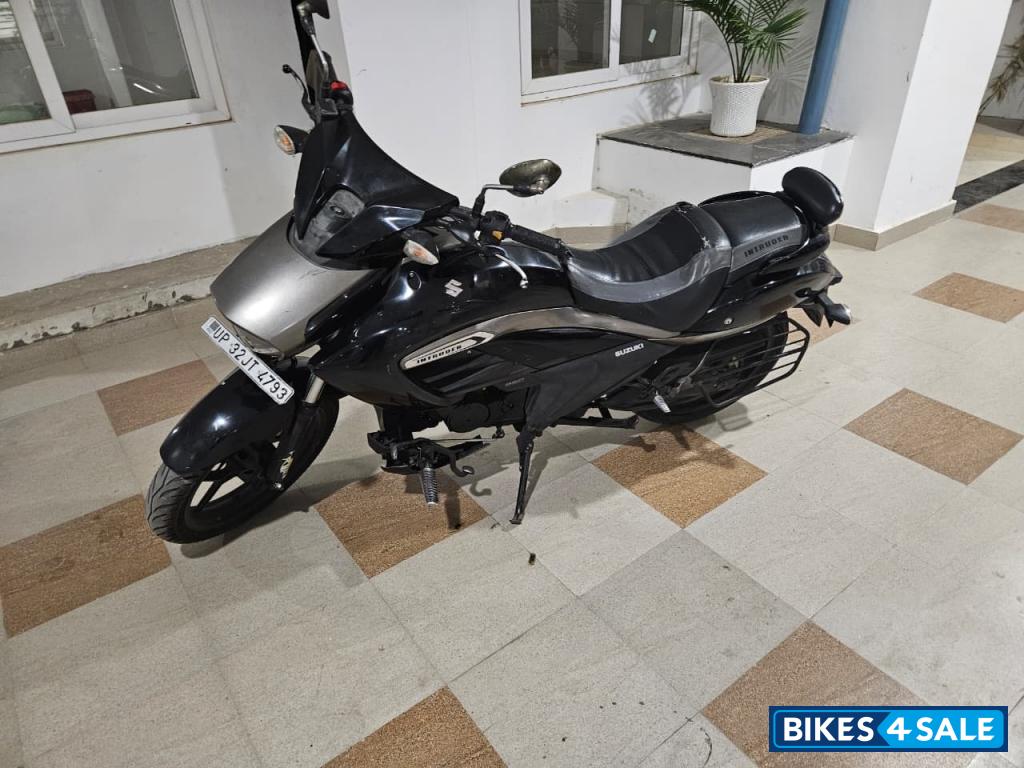 Black Suzuki Intruder 150 Black Suzuki Intruder 150