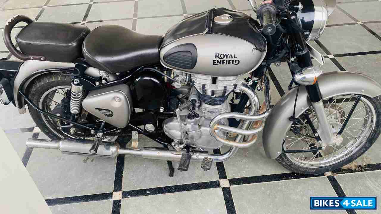 Royal Enfield Classic Gunmetal Grey Royal Enfield Classic Gunmetal Grey