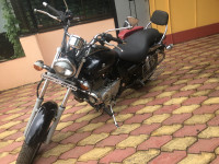 M Black Bajaj Avenger 220 DTS-i