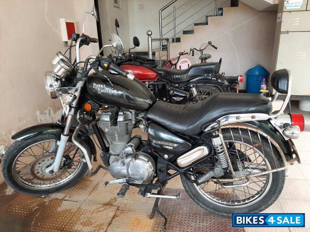 Black Royal Enfield Thunderbird TwinSpark 350