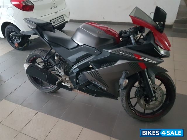 Thunder Grey Yamaha YZF R15 V3