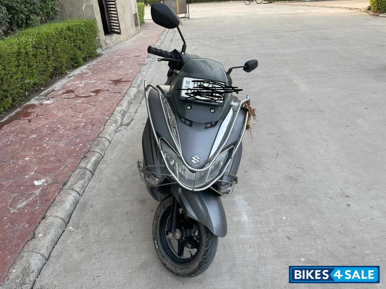 Grey Suzuki Burgman Street Grey Suzuki Burgman Street