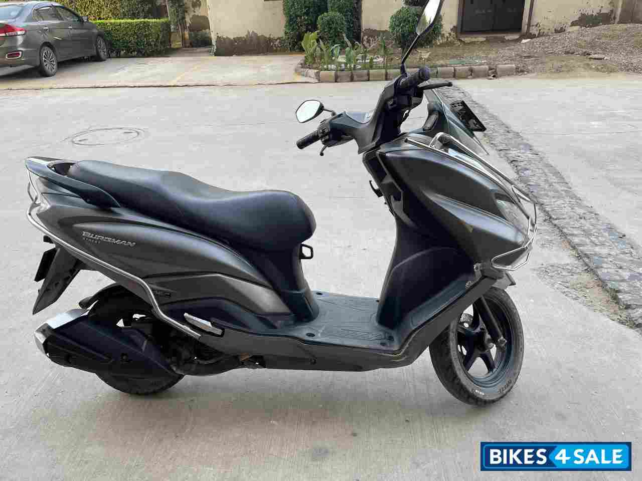 Grey Suzuki Burgman Street Grey Suzuki Burgman Street