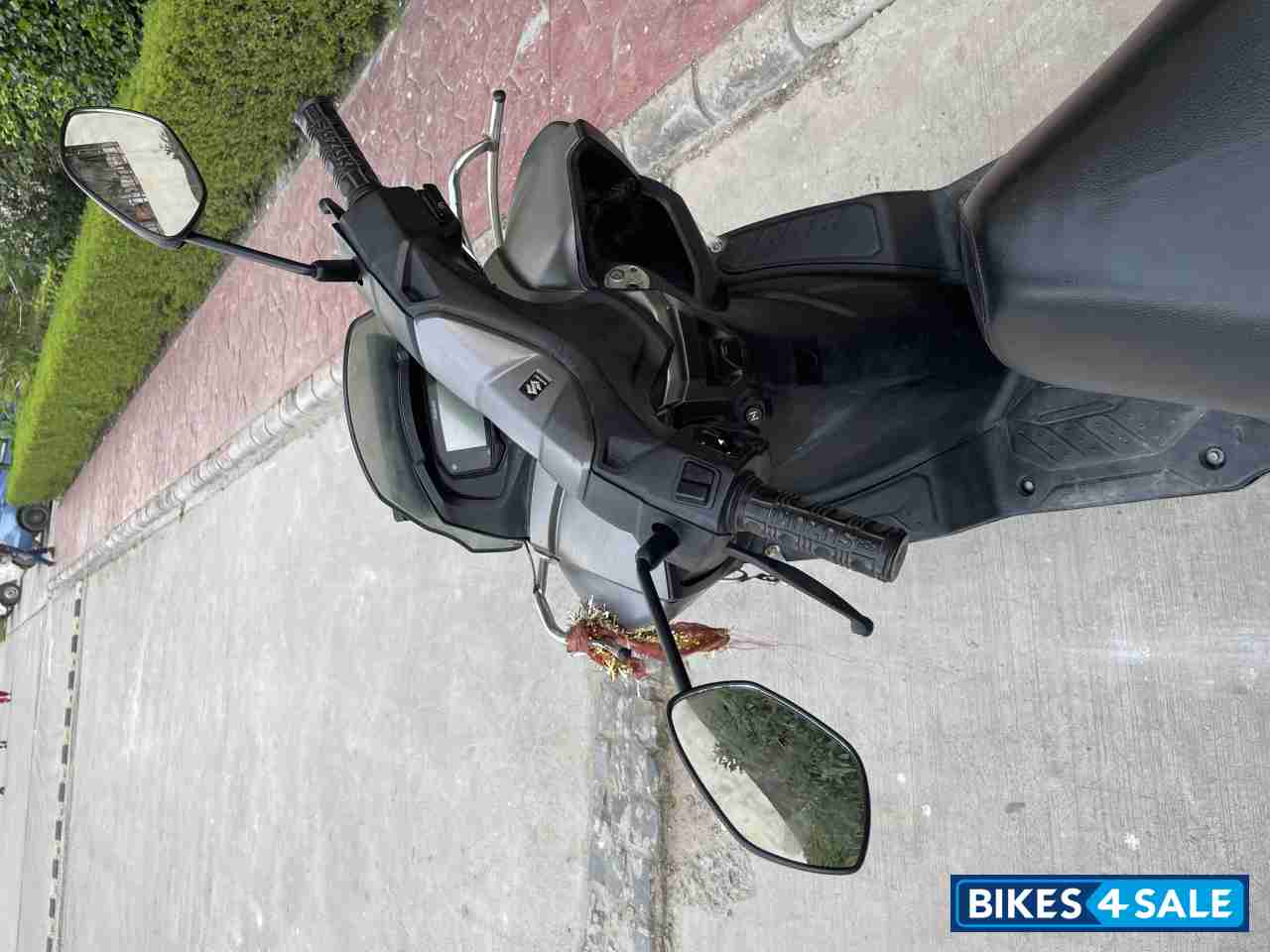 Grey Suzuki Burgman Street Grey Suzuki Burgman Street