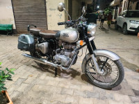Gunmetal Grey Royal Enfield Classic Gunmetal Grey