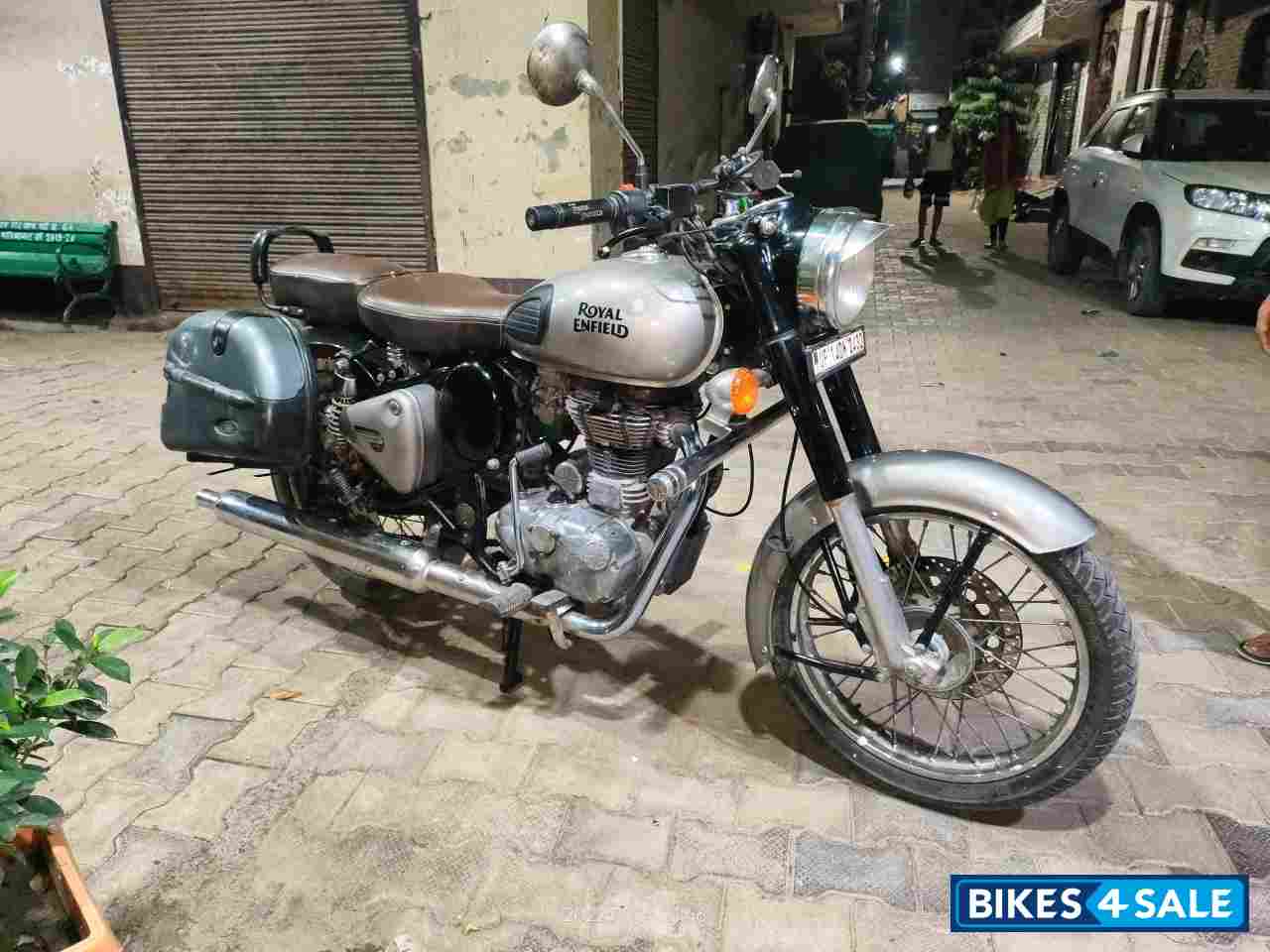 Gunmetal Grey Royal Enfield Classic Gunmetal Grey Gunmetal Grey Royal Enfield Classic Gunmetal Grey