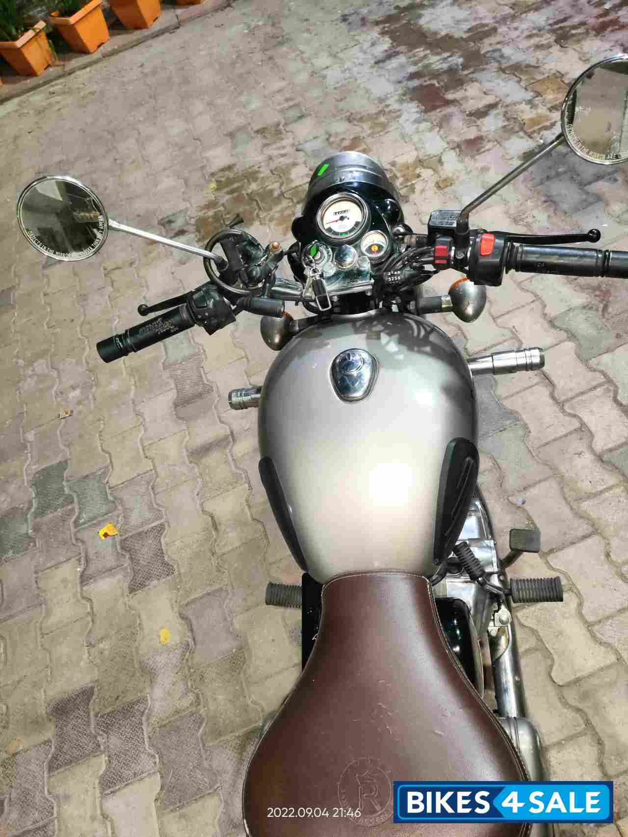 Gunmetal Grey Royal Enfield Classic Gunmetal Grey Gunmetal Grey Royal Enfield Classic Gunmetal Grey