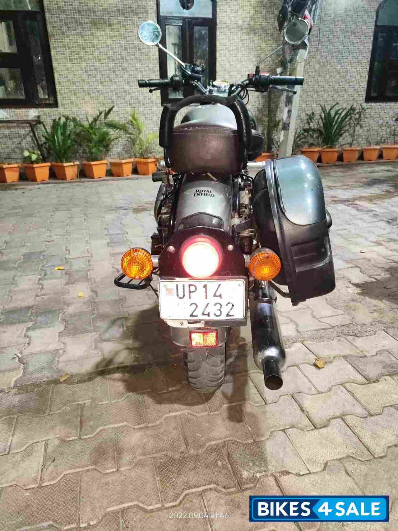 Gunmetal Grey Royal Enfield Classic Gunmetal Grey Gunmetal Grey Royal Enfield Classic Gunmetal Grey