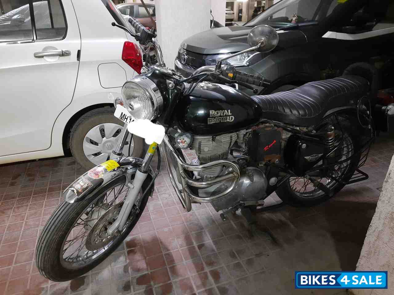Black Royal Enfield Bullet Electra Twinspark