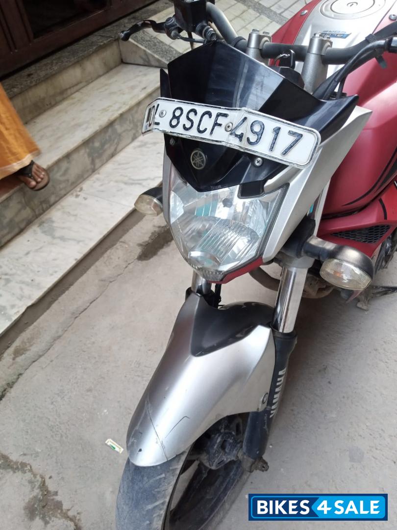 Mat Dull Red Me Yamaha FZ-S