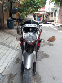 Mat Dull Red Me Yamaha FZ-S