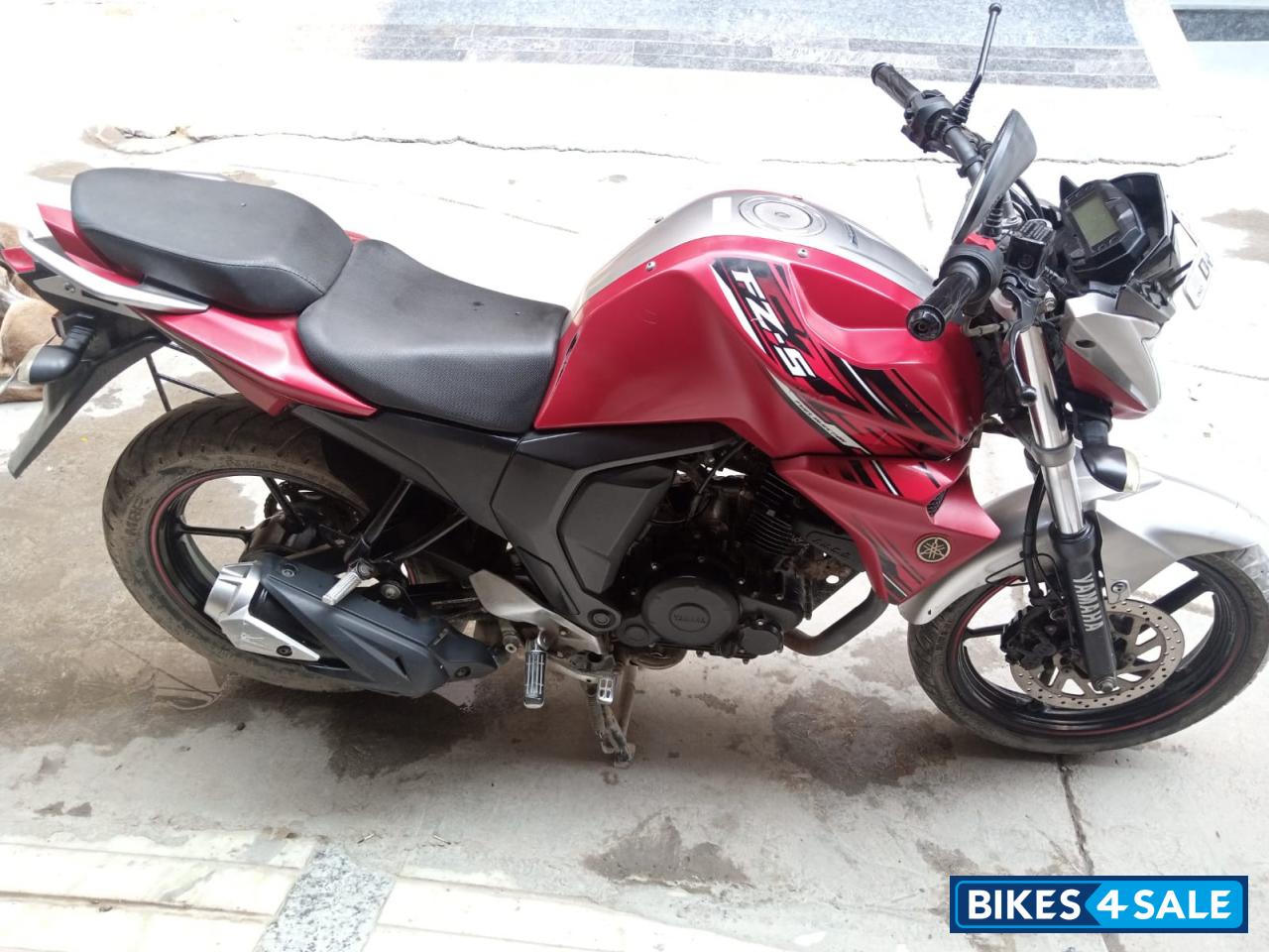 Mat Dull Red Me Yamaha FZ-S