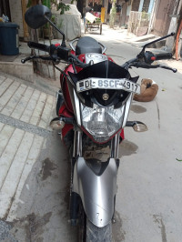 Mat Dull Red Me Yamaha FZ-S